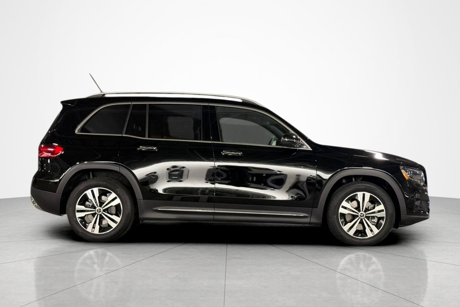 New 2026 Mercedes-Benz GLB 250 image 6