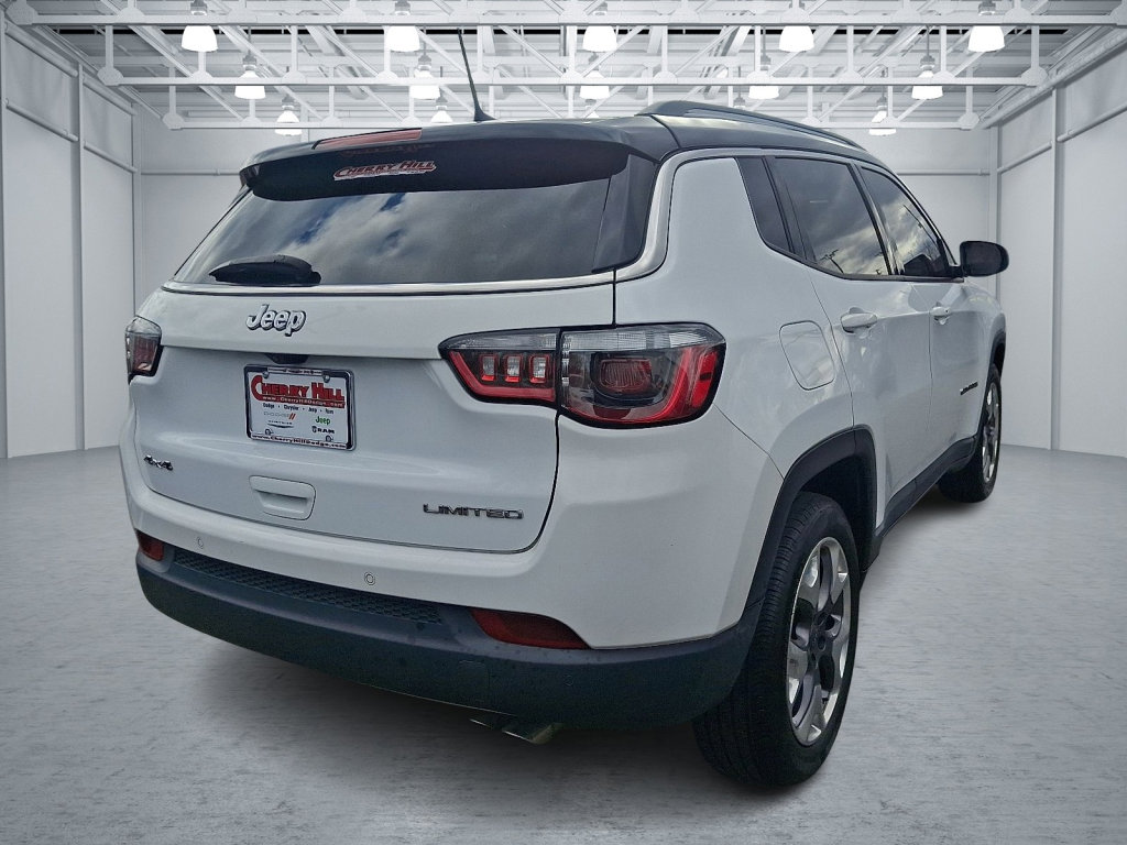 Certified 2022 Jeep Compass Limited w/ Sun and Sound Group image 5