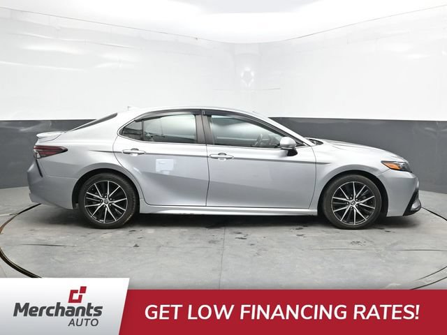 Used 2022 Toyota Camry SE FWD image 9