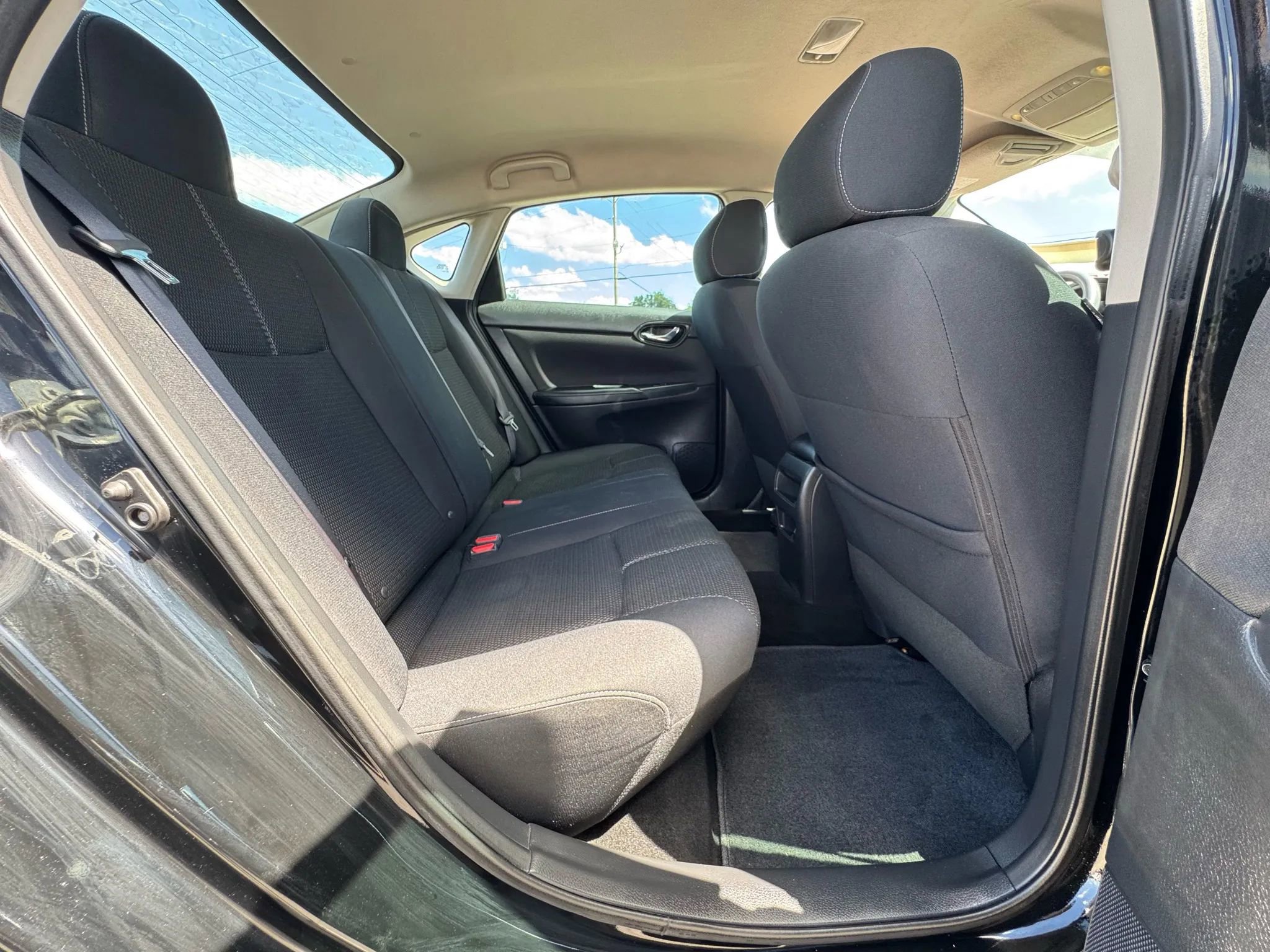 Used 2017 Nissan Sentra S image 17