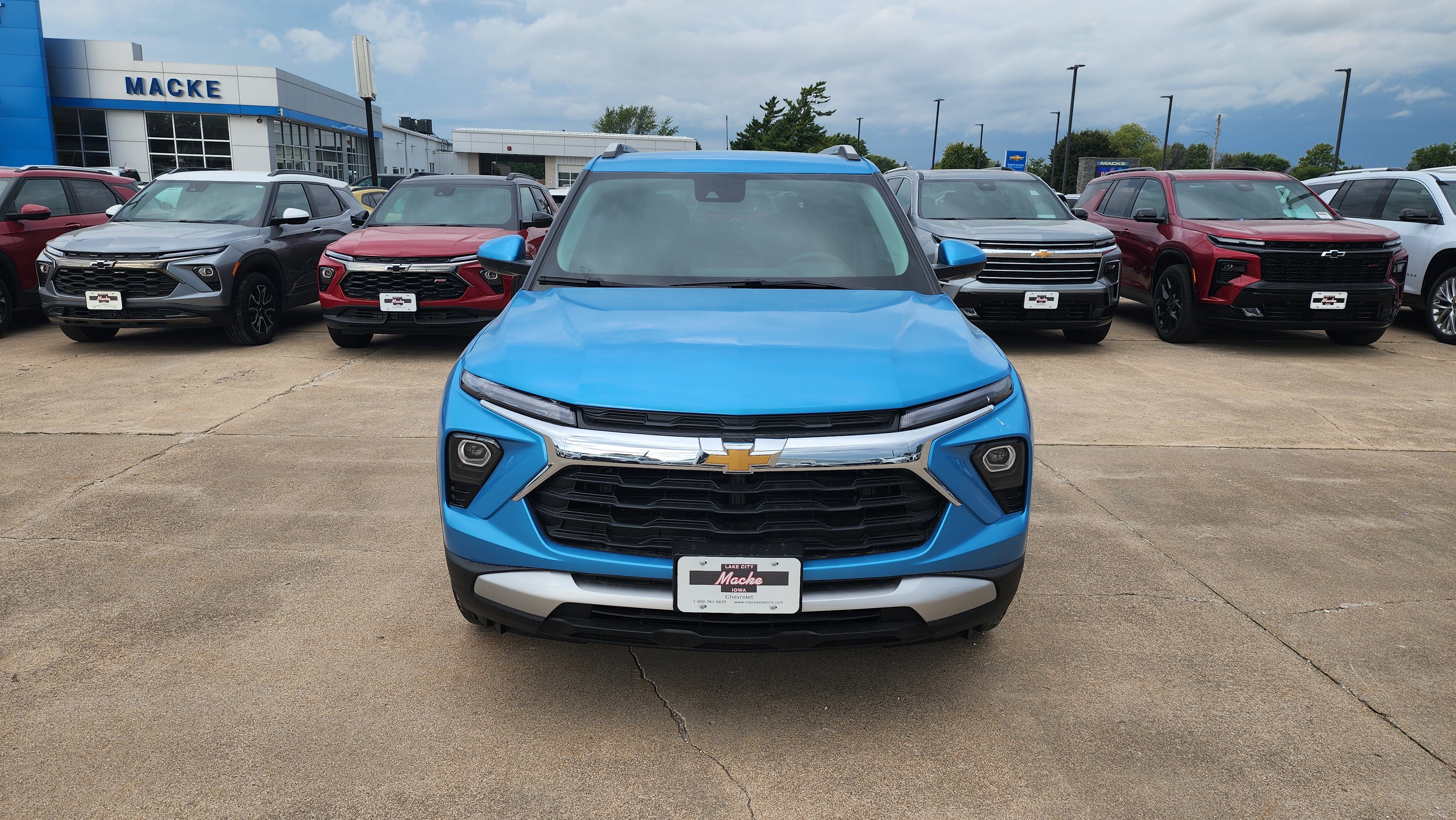 New 2026 Chevrolet TrailBlazer LT w/ Convenience Package AWD/4WD image 2