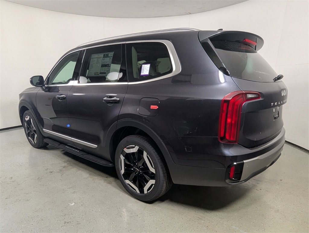 New 2025 Kia Telluride S image 5