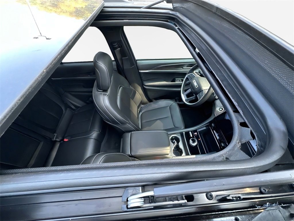 New 2025 Jeep Grand Cherokee Limited w/ Black Appearance Package image 7