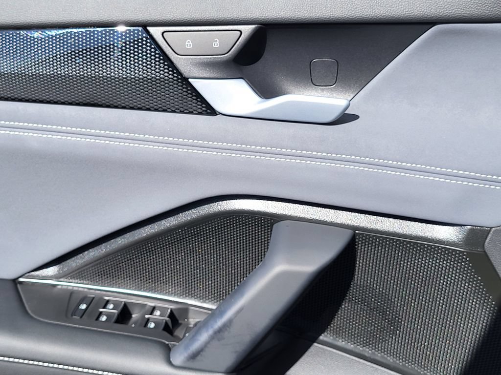 New 2026 Volkswagen Tiguan SE R-Line AWD/4WD image 14
