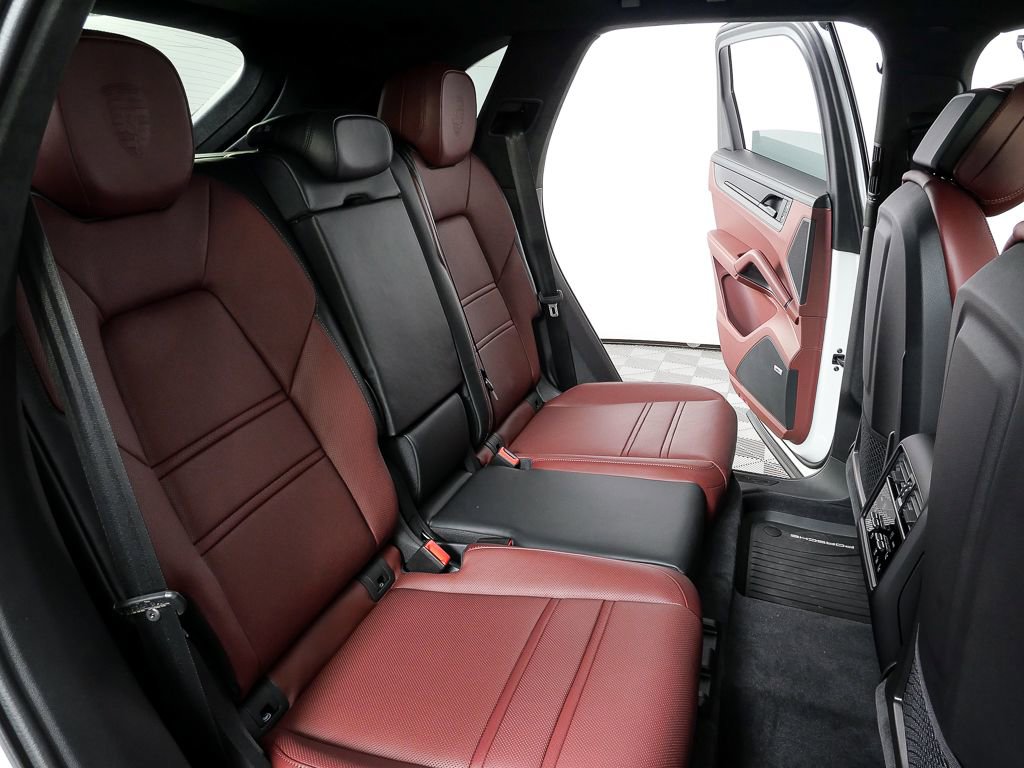 New 2026 Porsche Cayenne GTS image 24