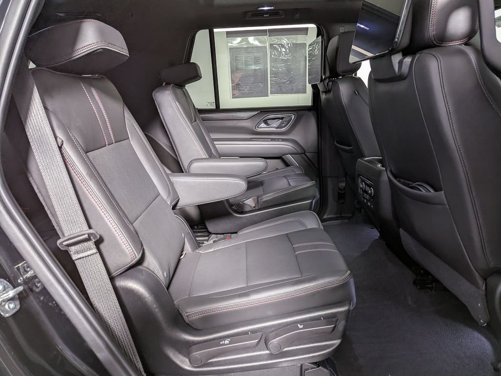 Used 2021 Chevrolet Tahoe RST w/ Luxury Package AWD/4WD image 48