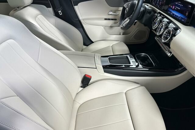 Certified 2025 Mercedes-Benz CLA 250 image 17