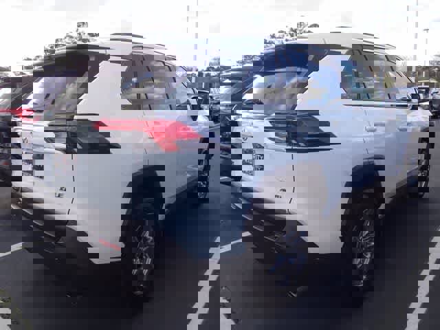 Used 2025 Toyota RAV4 XLE image 5
