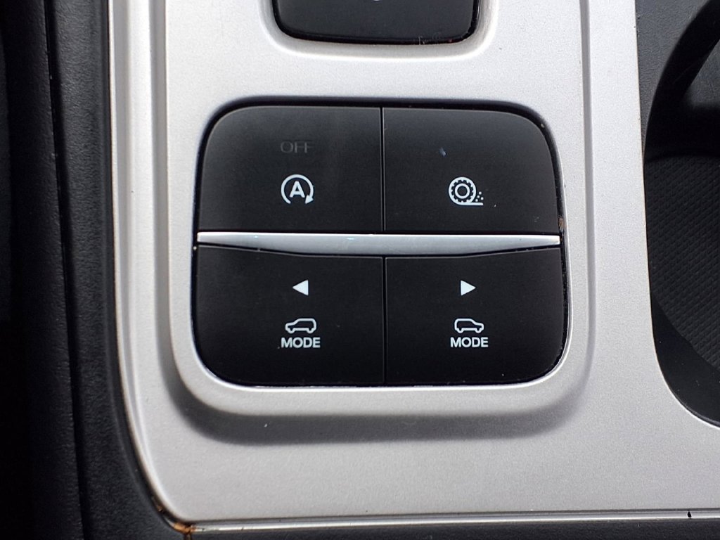 Used 2024 Ford Explorer XLT RWD image 12