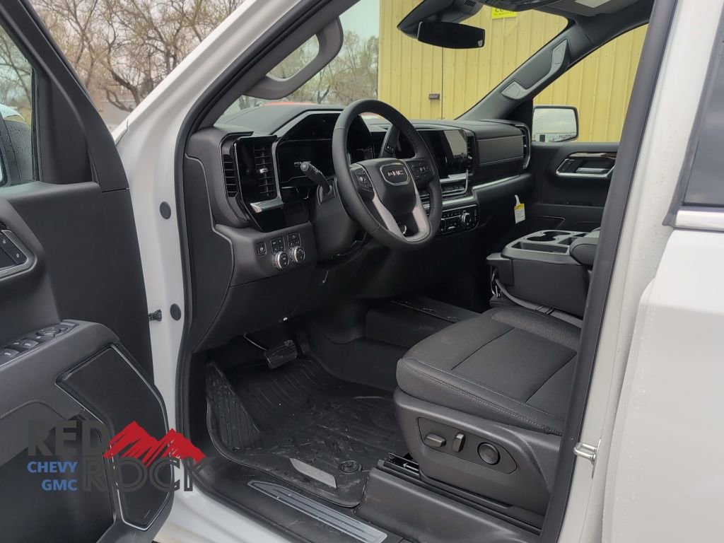 New 2025 GMC Sierra 1500 SLE image 18