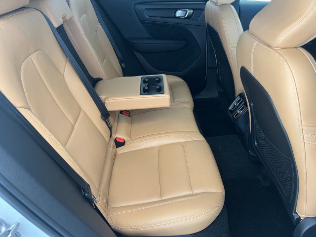 Used 2019 Volvo XC40 T5 Inscription image 40