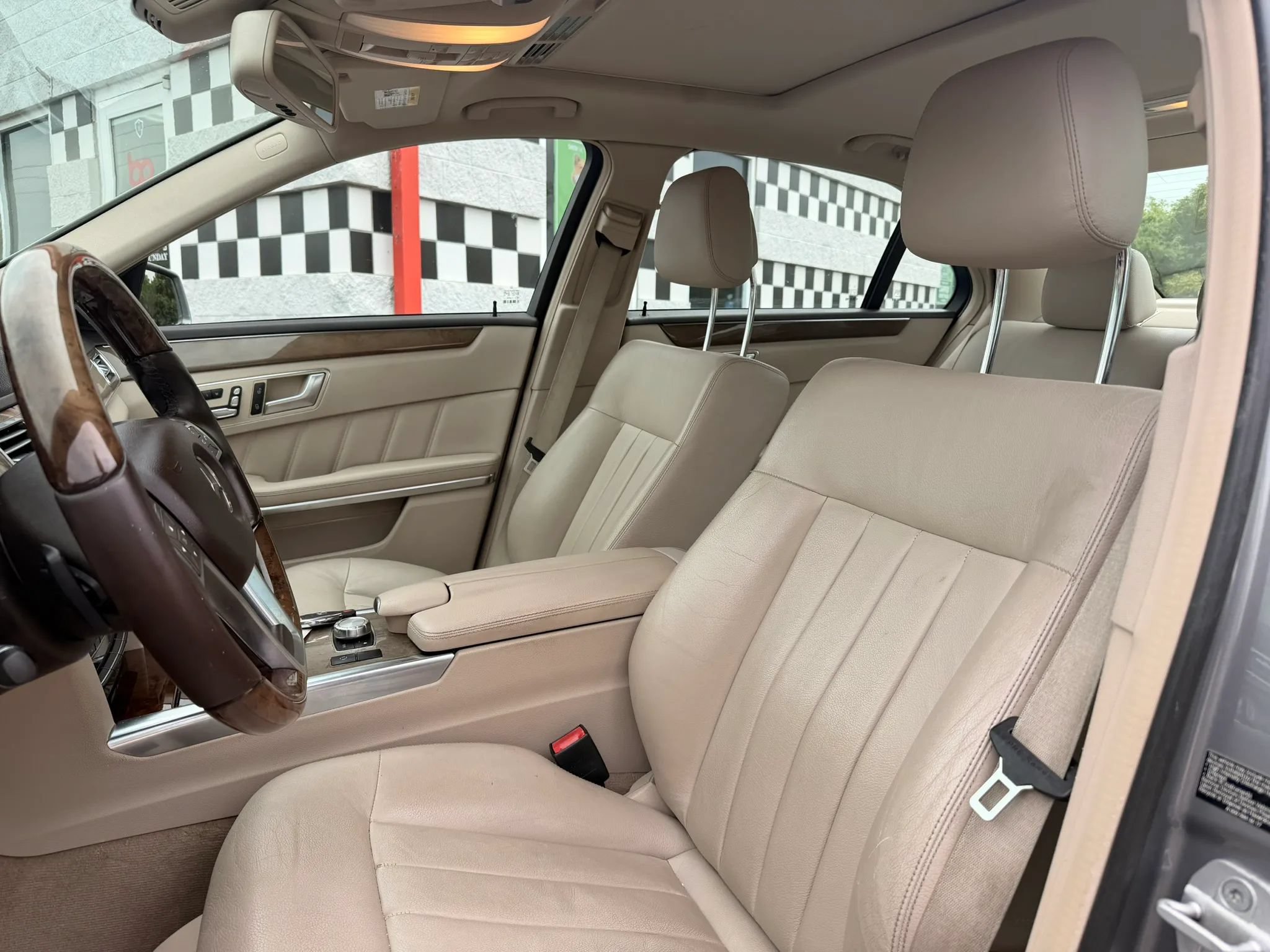 Used 2014 Mercedes-Benz E 350 Sedan image 11