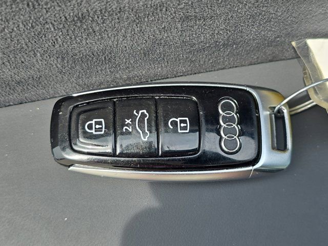 Used 2022 Audi RS e-tron GT image 36