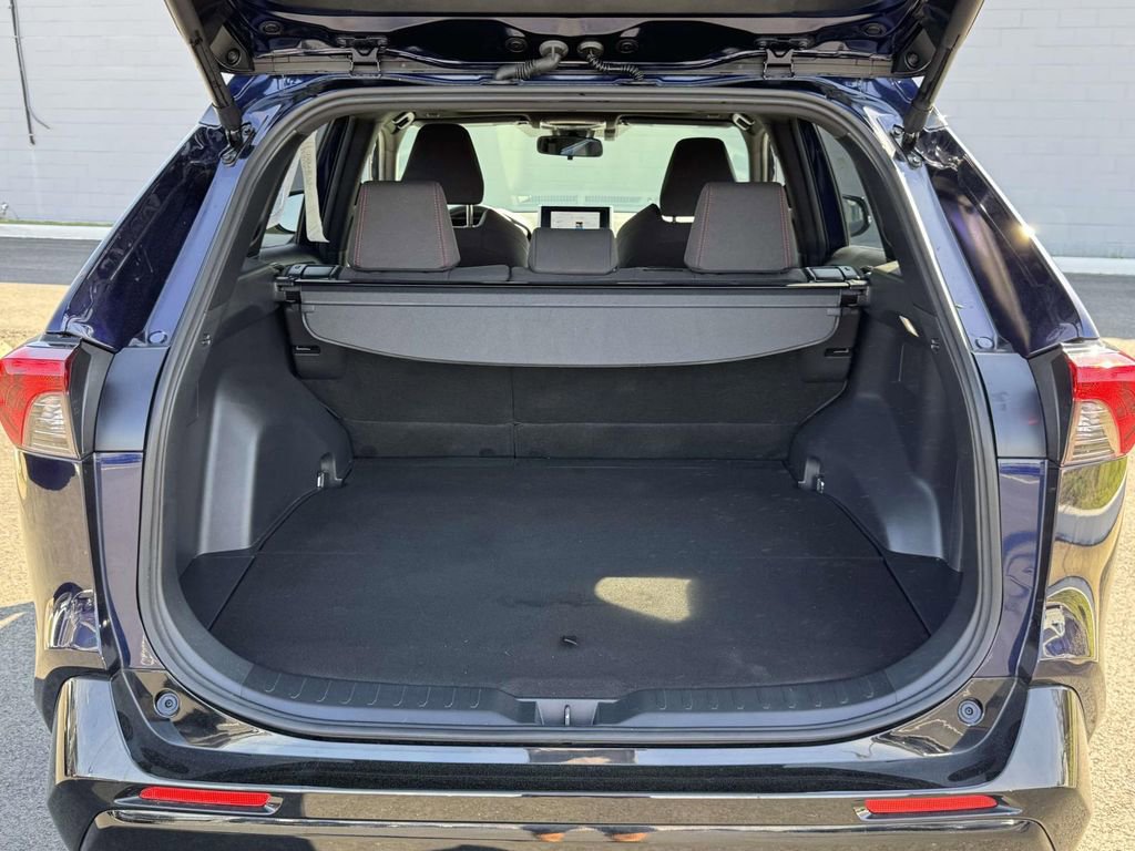 Used 2024 Toyota RAV4 SE w/ Weather & Moonroof Package image 15