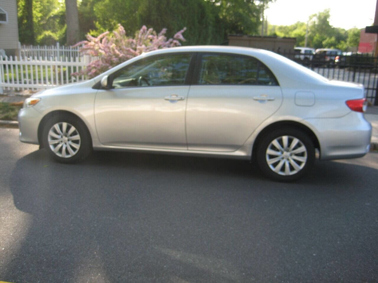 Used 2012 Toyota Corolla LE image 8