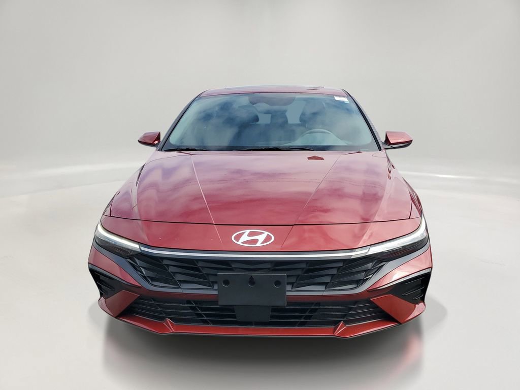 Used 2024 Hyundai Elantra SEL w/ Convenience Package FWD image 2
