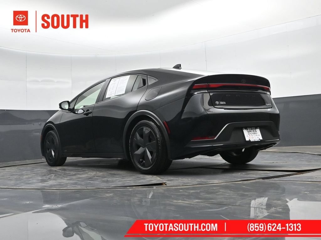 Used 2025 Toyota Prius LE AWD/4WD image 43