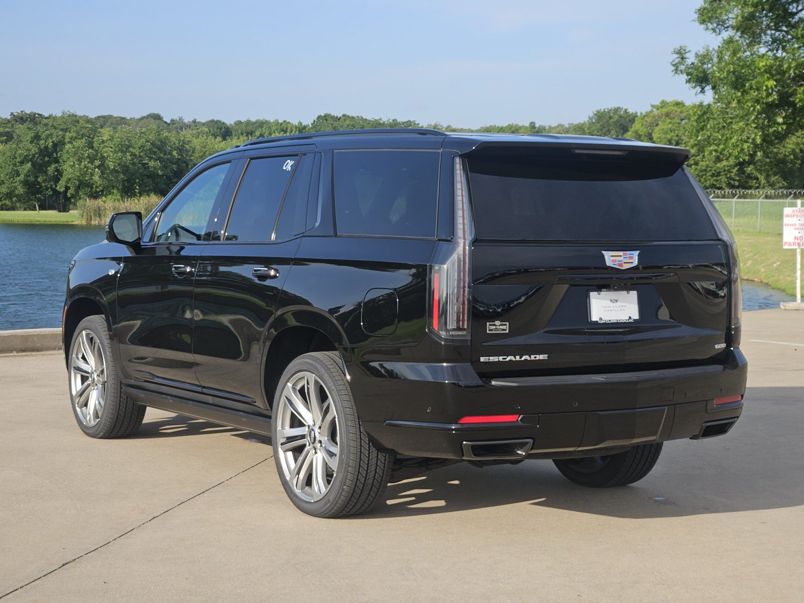 New 2026 Cadillac Escalade Sport w/ Touring Package AWD/4WD image 4