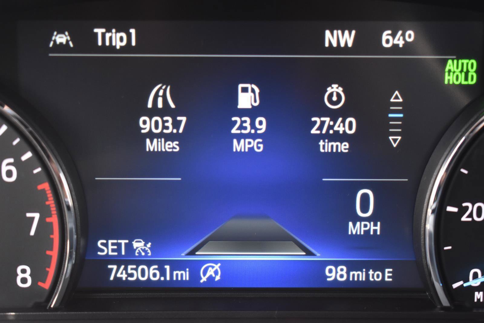 Used 2021 Ford Explorer XLT w/ Equipment Group 202A AWD/4WD image 6
