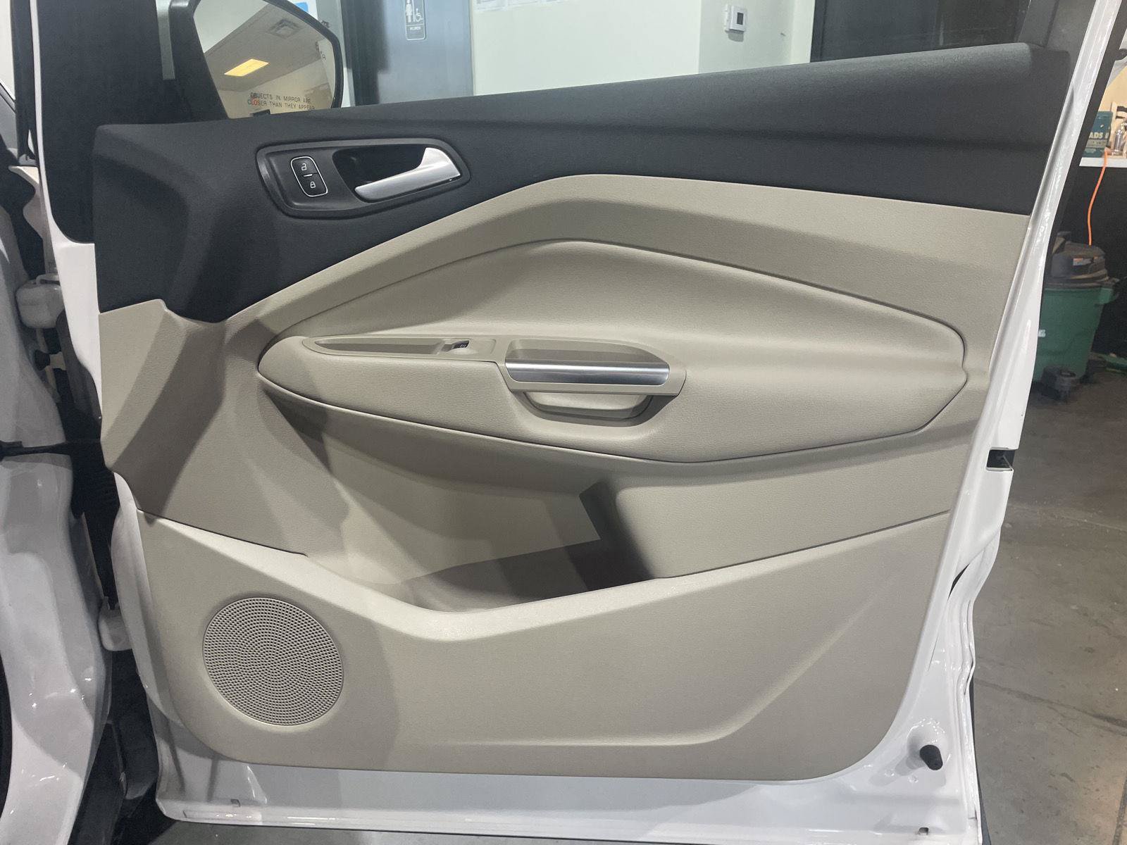 Used 2018 Ford Escape Titanium w/ Ford Safe & Smart Package AWD/4WD image 24