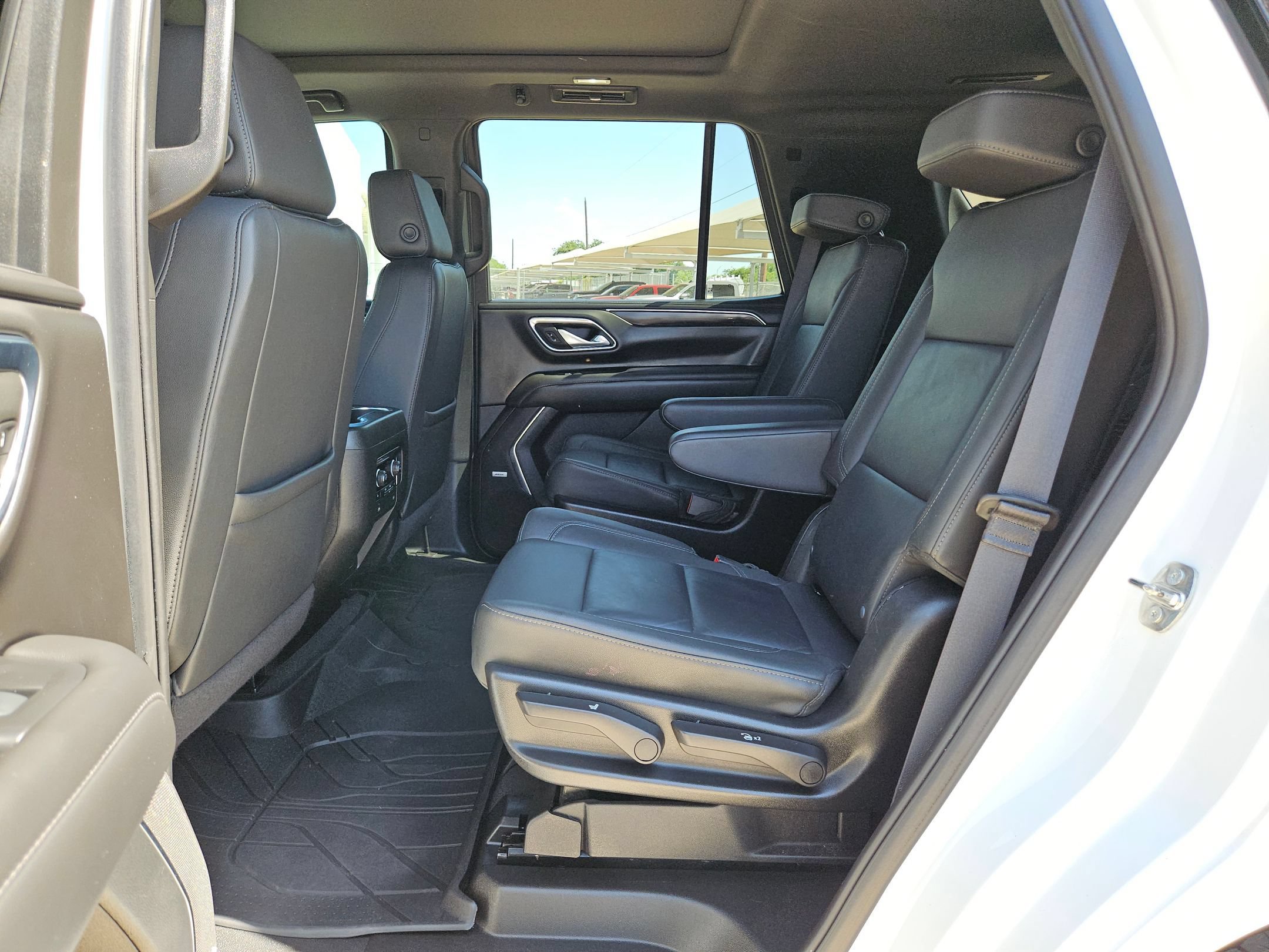 Certified 2024 Chevrolet Tahoe Z71 w/ Luxury Package AWD/4WD image 14