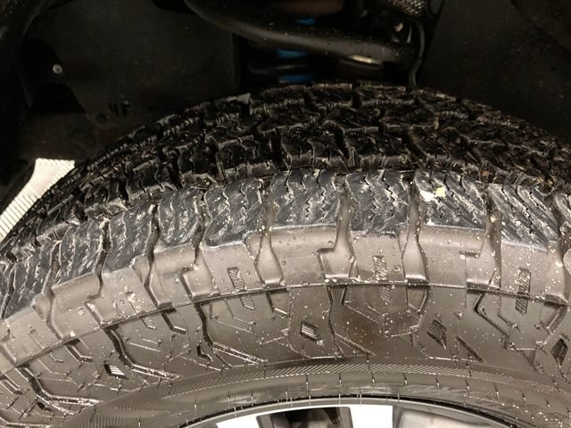 Used 2020 Toyota Tacoma TRD Off-Road w/ TRD Premium Off Road Package AWD/4WD image 31