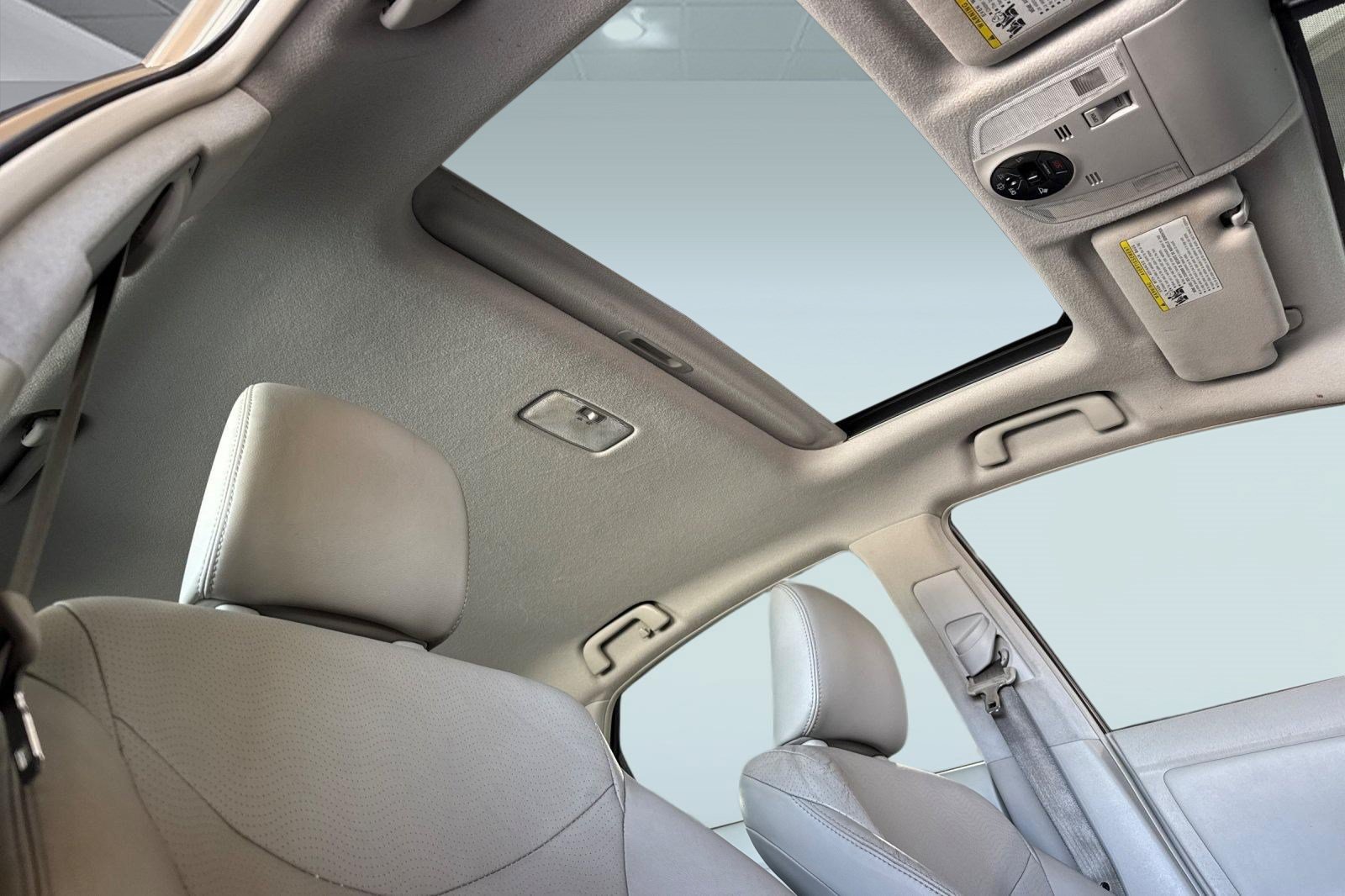 Used 2011 Toyota Prius Four w/ Solar Roof Pkg FWD image 26