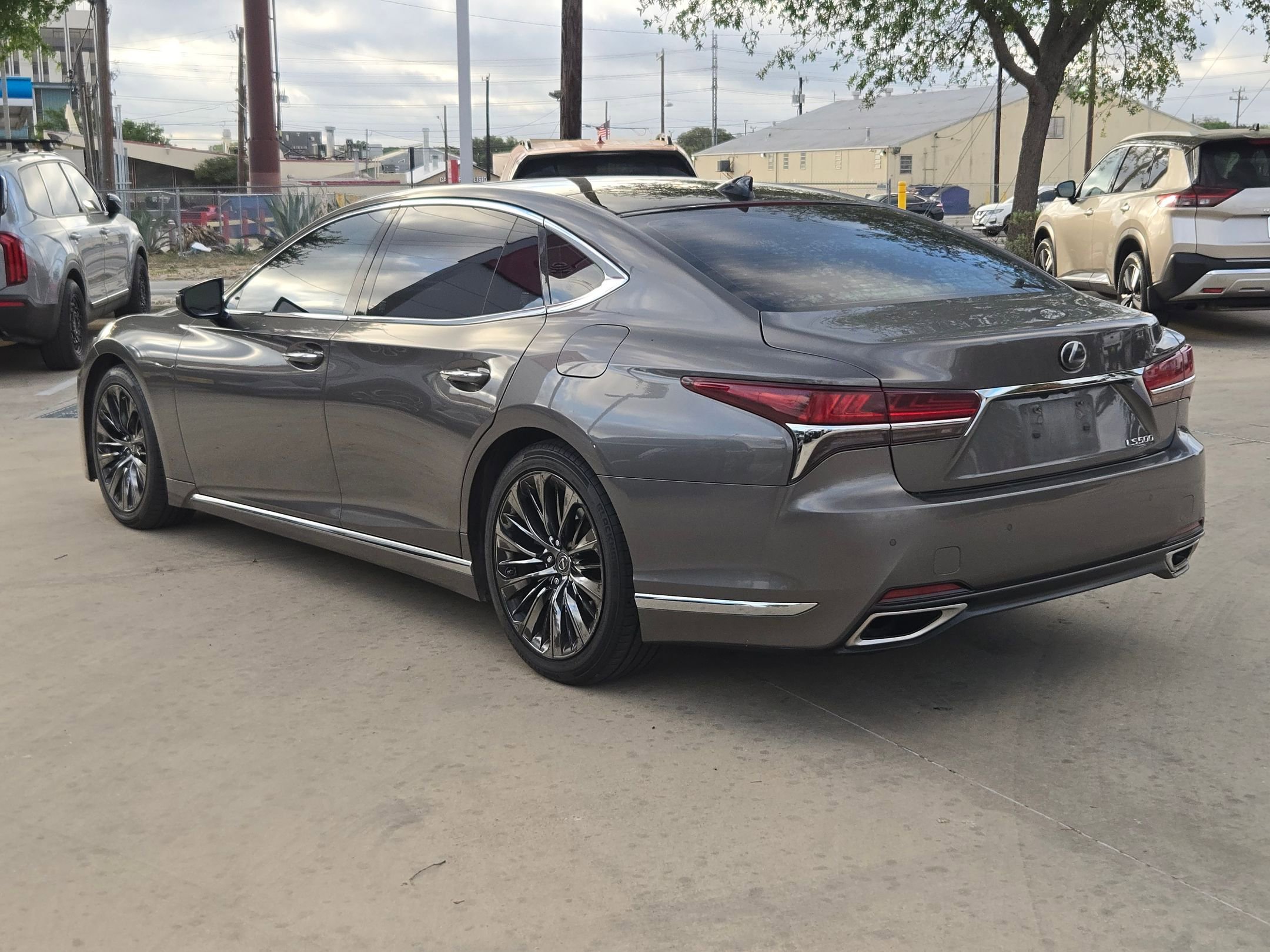 Used 2018 Lexus LS 500 w/ Interior Upgrade Package image 5