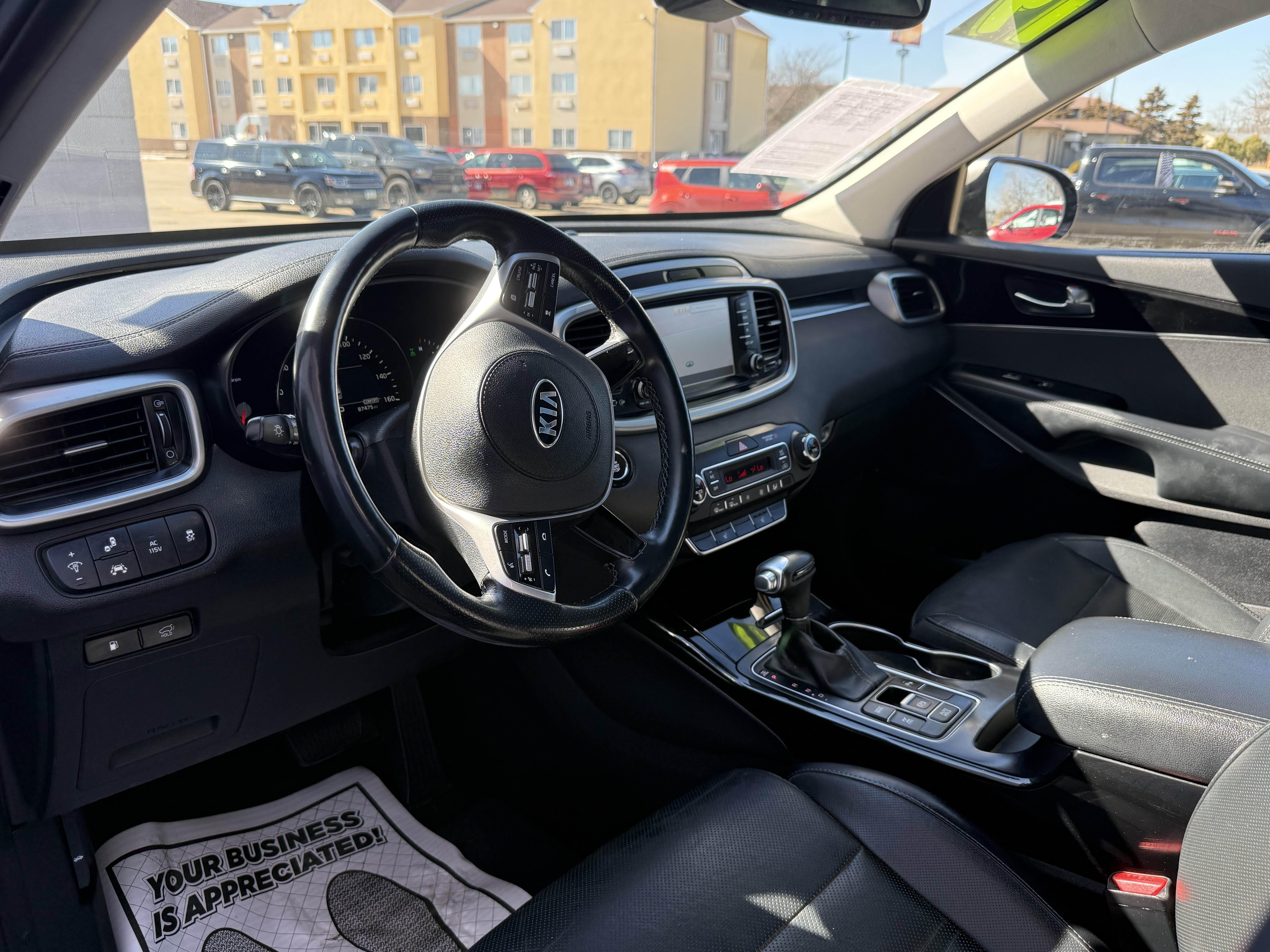 Used 2019 Kia Sorento SX image 12