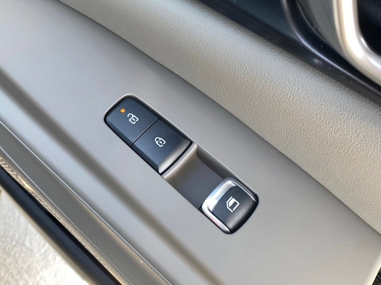 New 2026 Kia Carnival FWD image 25