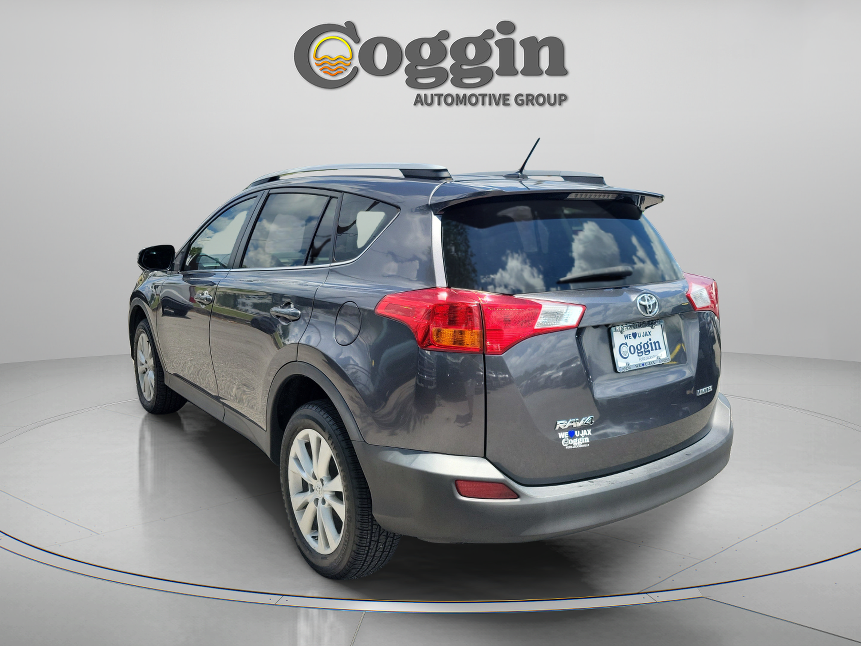 Used 2015 Toyota RAV4 Limited w/ Technology Package FWD image 2