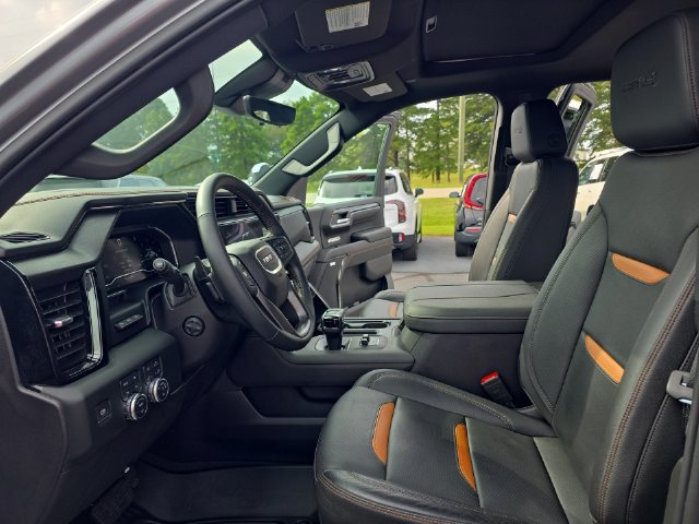 Used 2024 GMC Sierra 1500 AT4 w/ Technology Package AWD/4WD image 16