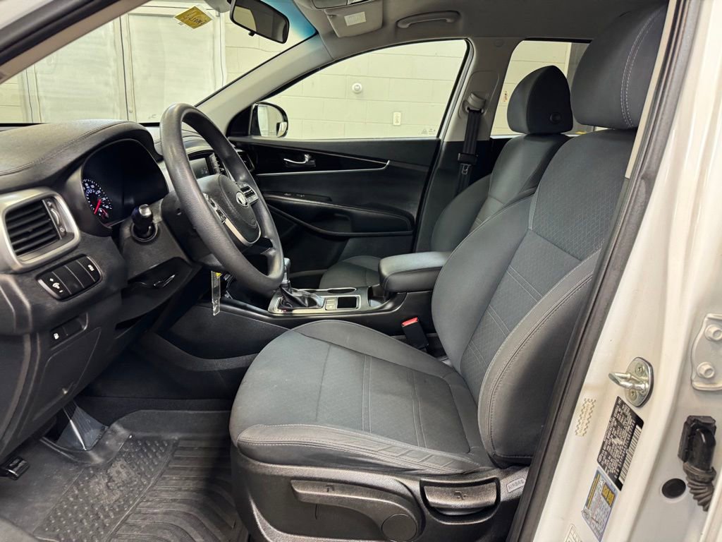Used 2020 Kia Sorento LX image 11