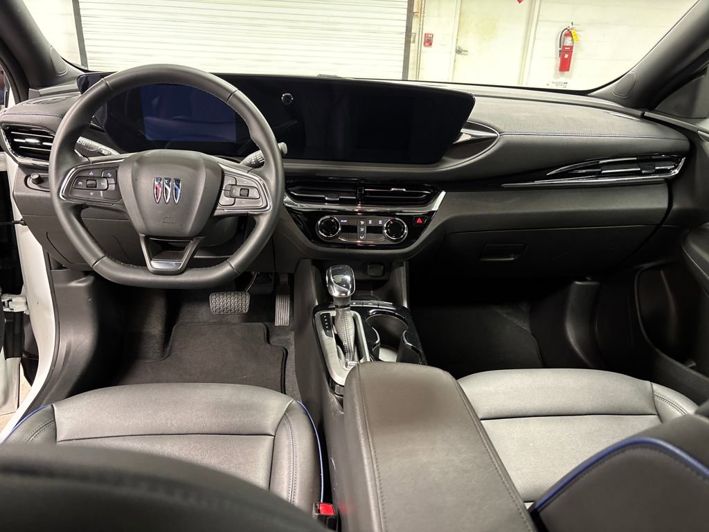 Used 2025 Buick Envista Sport Touring image 27