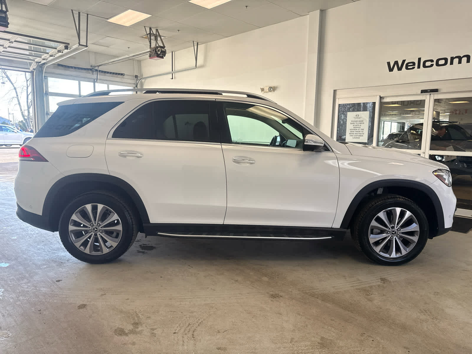 Used 2023 Mercedes-Benz GLE 350 4MATIC image 5