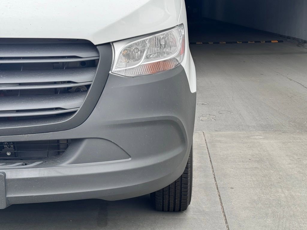 Used 2024 Mercedes-Benz eSprinter 170 Cargo image 5