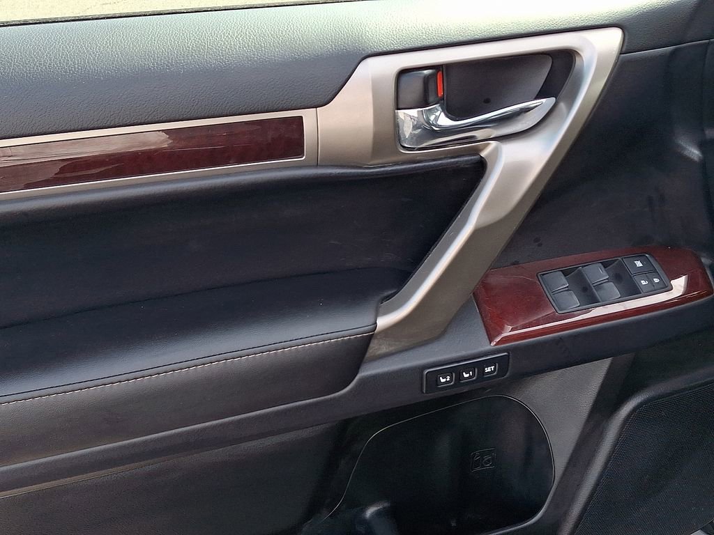 Used 2019 Lexus GX 460 image 12