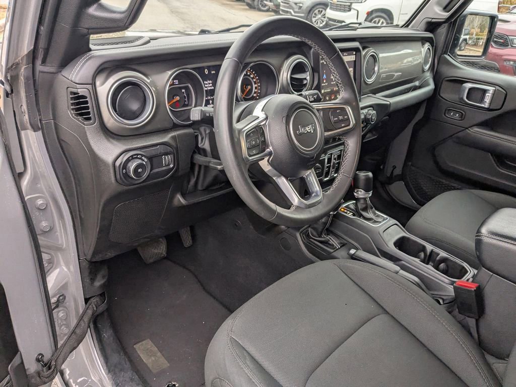 Used 2023 Jeep Wrangler Unlimited Sahara AWD/4WD image 17