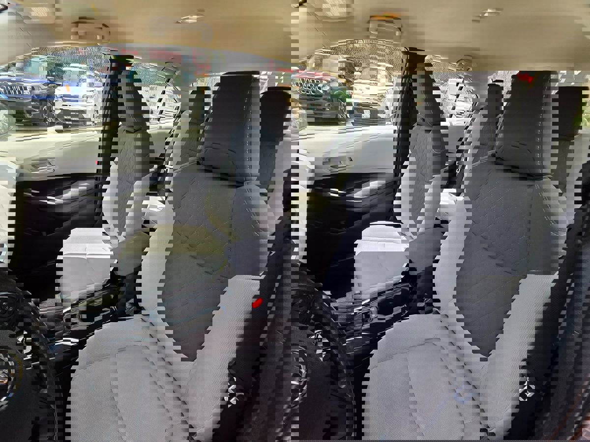 Used 2020 Toyota Corolla LE image 25