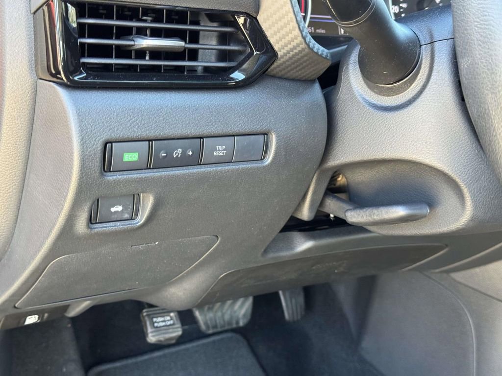 Used 2025 Nissan Sentra SV image 10