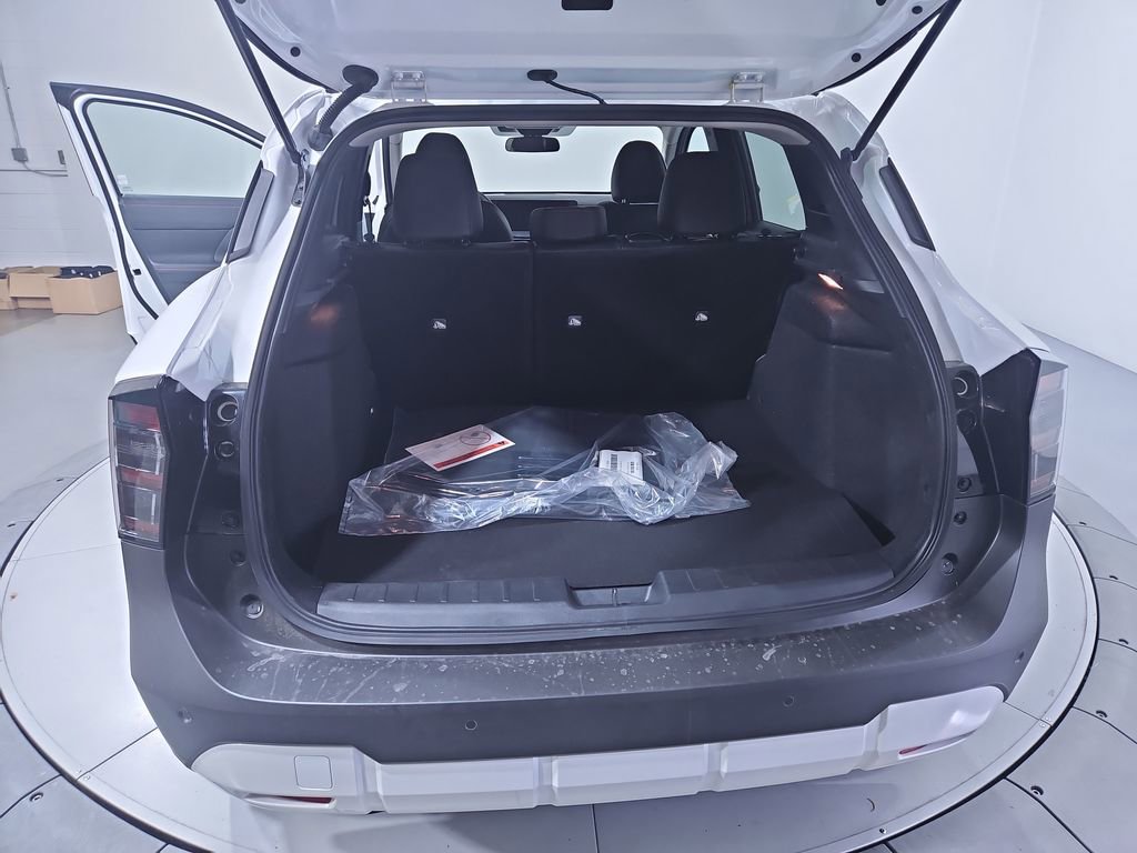 New 2025 Nissan Kicks SR image 21