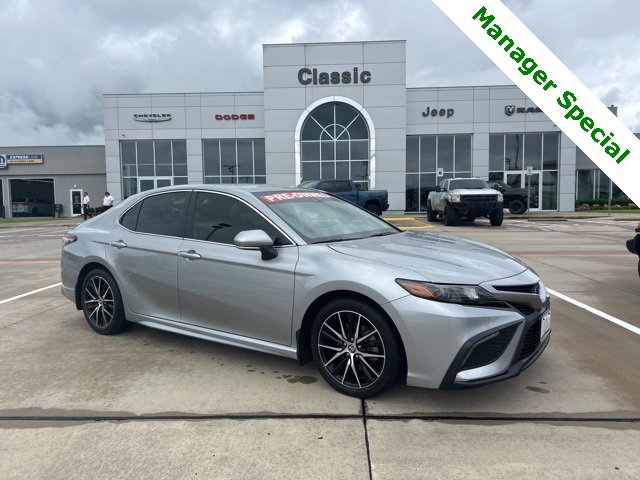 Used 2024 Toyota Camry SE