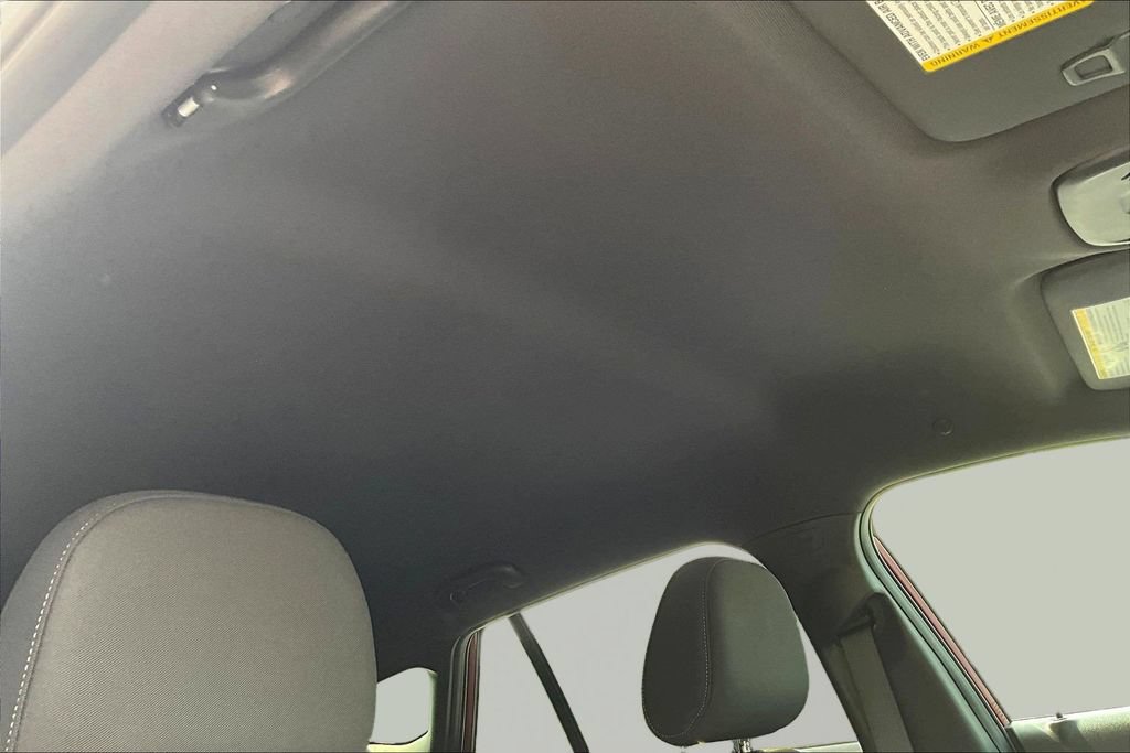 Used 2024 Chevrolet Trax RS FWD image 23