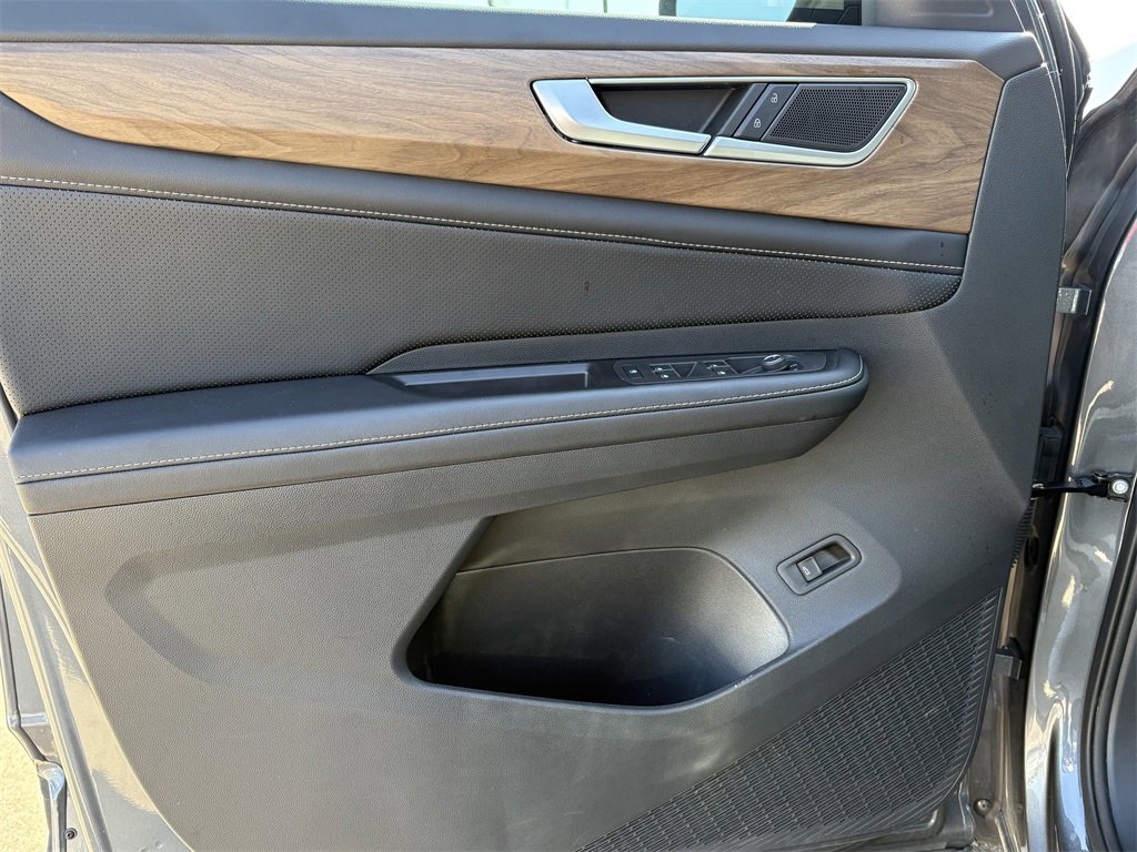 Used 2024 Volkswagen Atlas SE image 11