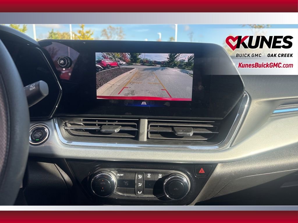 Used 2025 Chevrolet Trax LT image 20