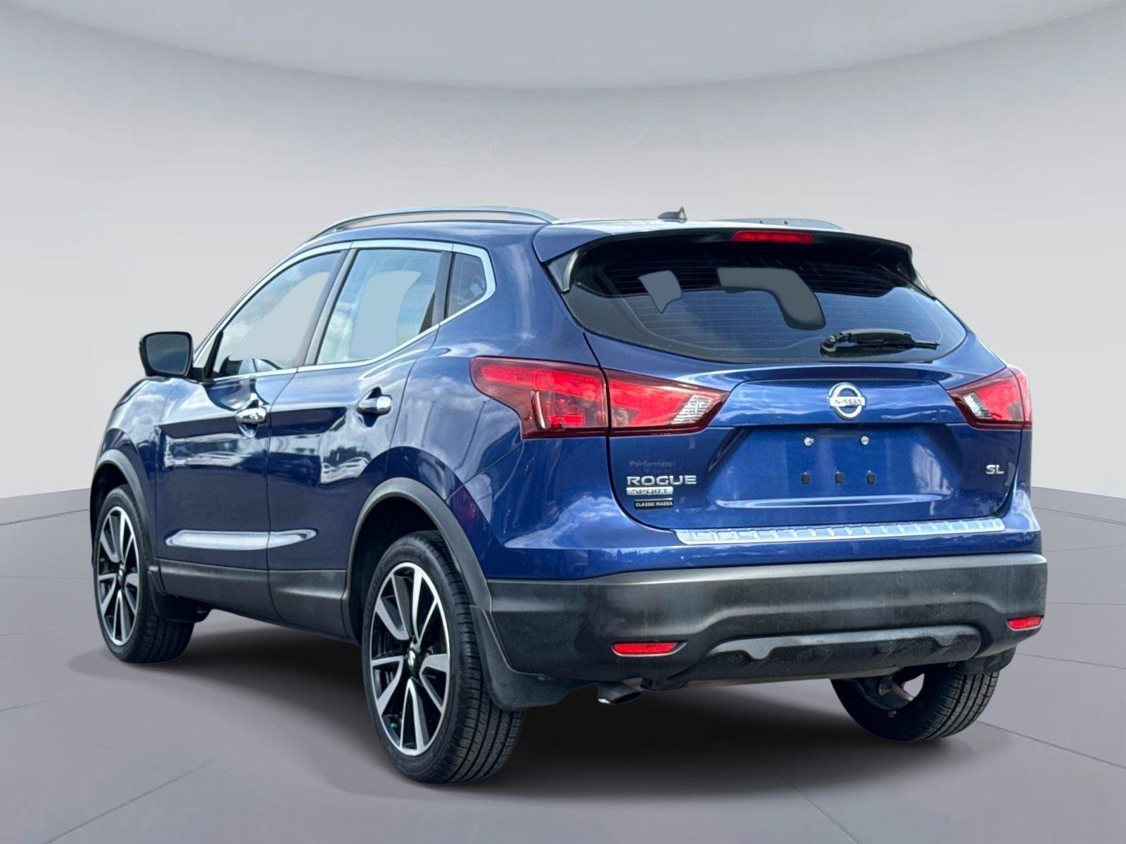 Used 2018 Nissan Rogue Sport SL w/ SL Premium Package FWD image 5