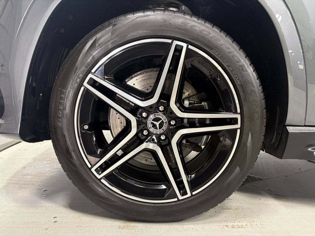 Used 2024 Mercedes-Benz GLS 450 4MATIC image 38