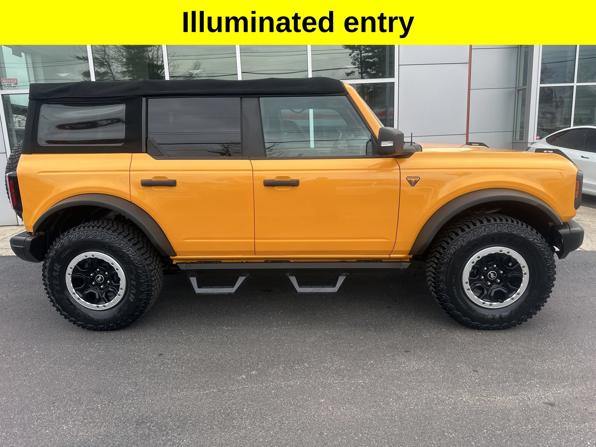 Used 2022 Ford Bronco Badlands w/ Sasquatch Package AWD/4WD image 2