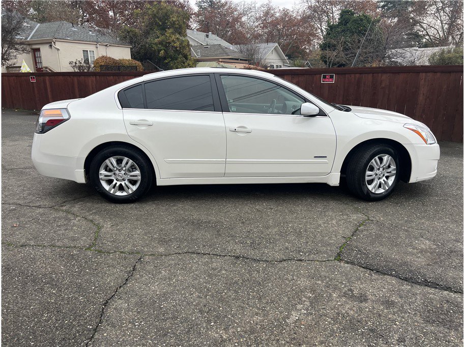 Used 2010 Nissan Altima Hybrid Sedan image 8