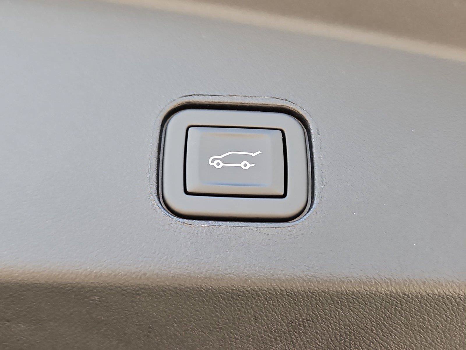 Used 2024 Cadillac Lyriq Luxury RWD image 31